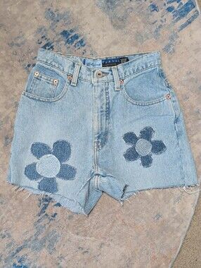 Express Bleus Light Wash Denim Shorts w/ Floral Appliqués 3/4 Retro y2k 90s VTG